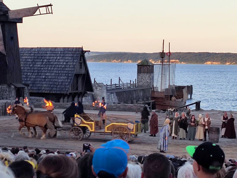 Störtebeker Festspiele Blick auf die Bühne und den Bodden